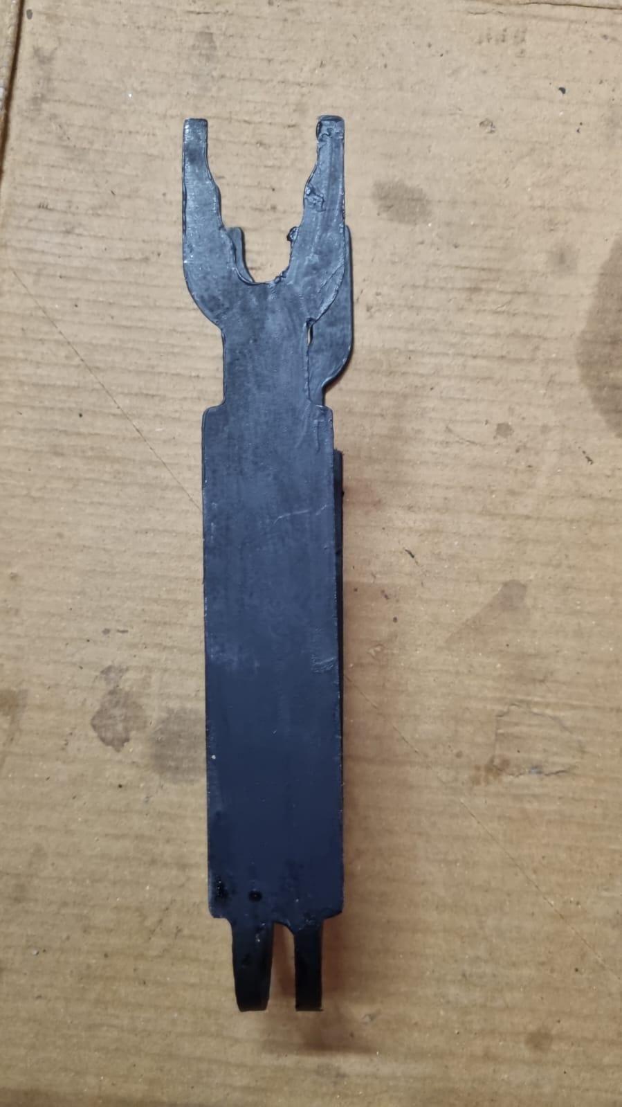 Size Push-to-connect Clamp Tong Tool